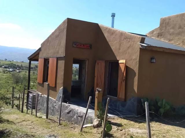 CASA VILLA YACANTO. SANTA ROSA DE CALAMUCHITA, CÓRDOBA