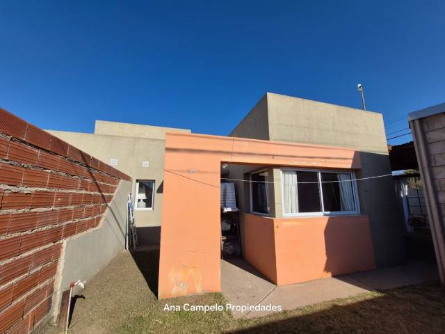 CASA EN ESQUINA COOPERACION Y PAPA FRANCISCO. A.U.