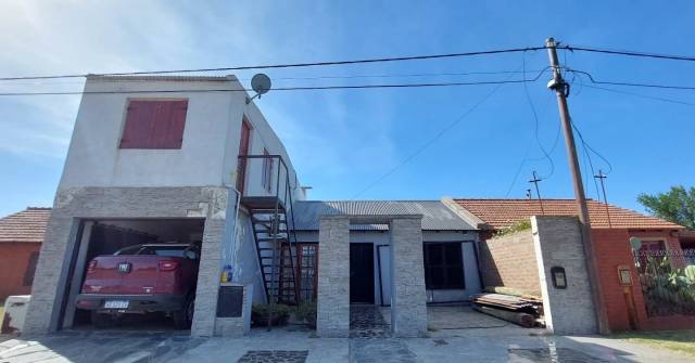 CASA CON DEPARTAMENTO MALDONADO NORTE AL 400 TRENQUE LAUQUEN