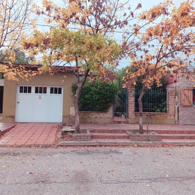 CASA Baldovino Este al 1100 Trenque Lauquen.